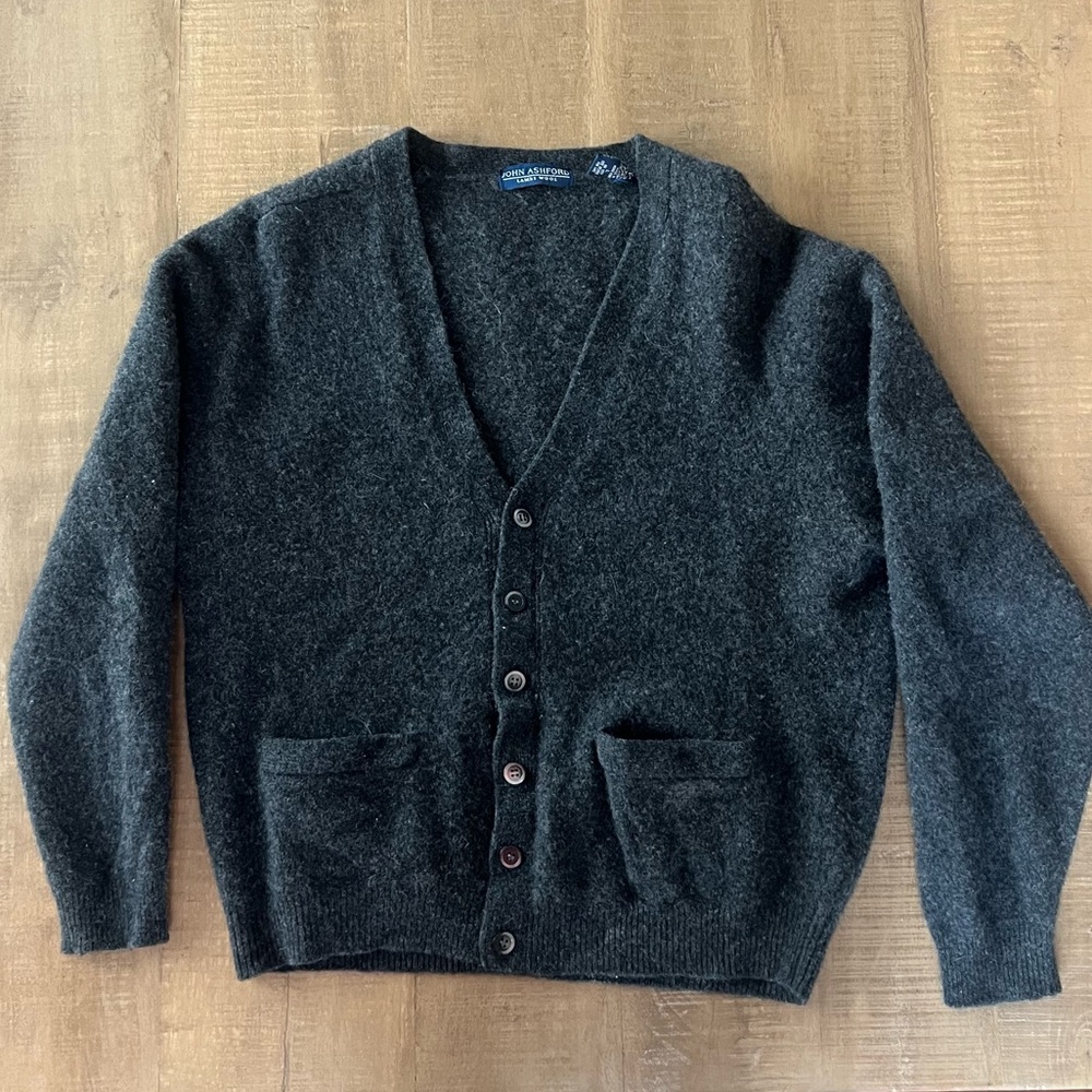 * Vintage John Ashford Dark Gray Button-Up Wool Cardigan Sweater size Large